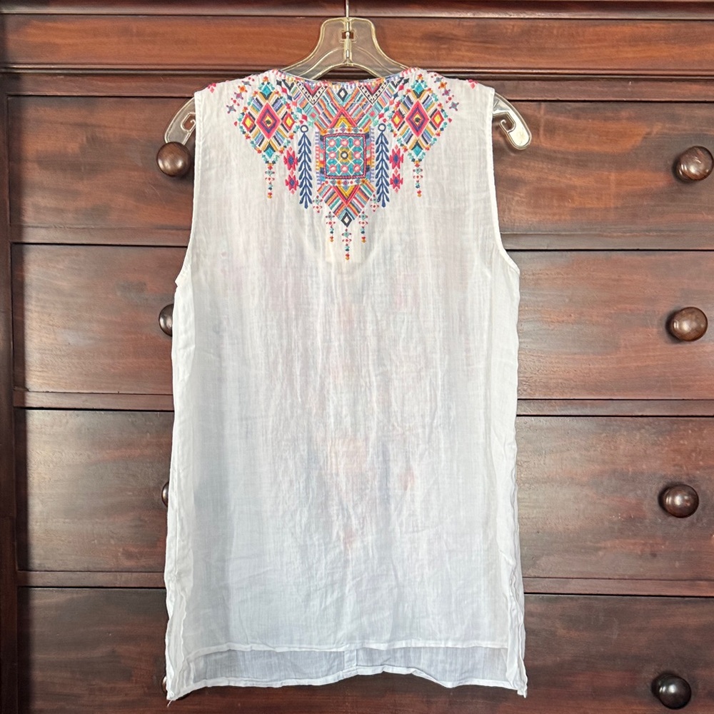 Johnny Was Embroidered Sleeveless White Top - Picture 7 of 7